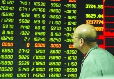 貼春聯(lián)的拼音_帶拼音春聯(lián)_拼字春聯(lián)