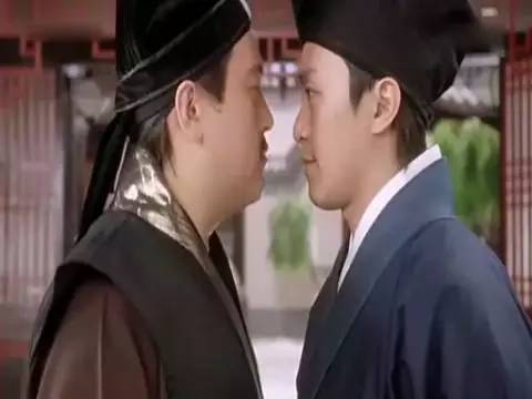 帶拼音春聯(lián)_貼春聯(lián)的拼音_拼字春聯(lián)