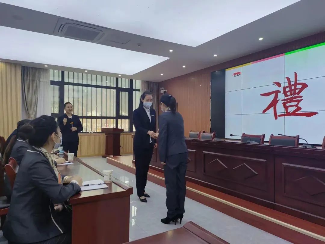 培訓(xùn)餐飲標(biāo)準(zhǔn)_餐飲培訓(xùn)表格模板_餐飲培訓(xùn)班價格表