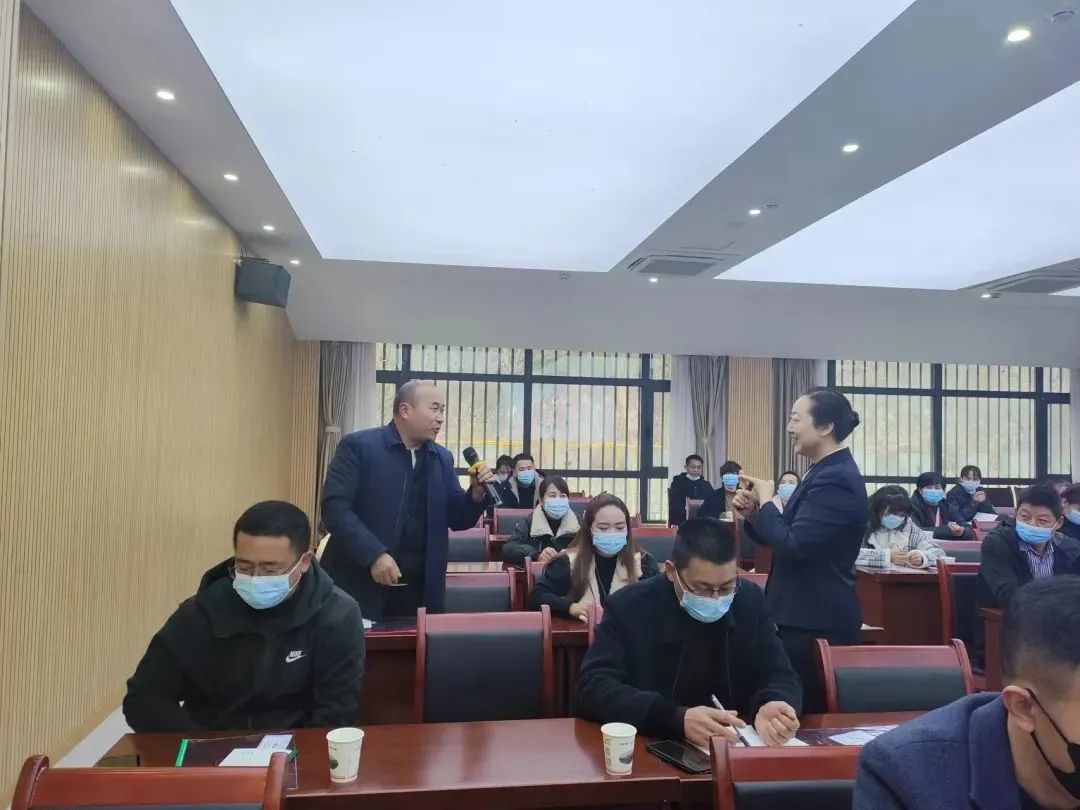 餐飲培訓(xùn)班價格表_培訓(xùn)餐飲標(biāo)準(zhǔn)_餐飲培訓(xùn)表格模板