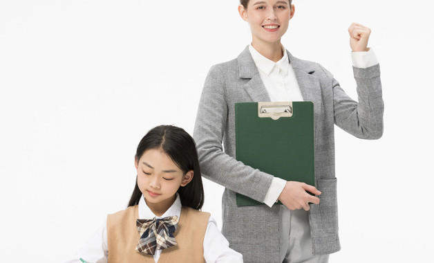 關于初二英語作文