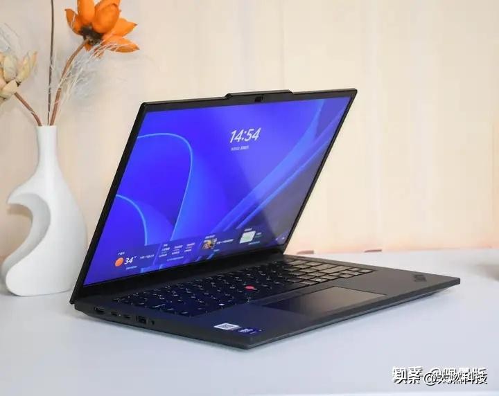 筆記本電腦可以連接顯示屏嗎_大學生筆記本電腦選購指南_筆記本電腦推薦大學生